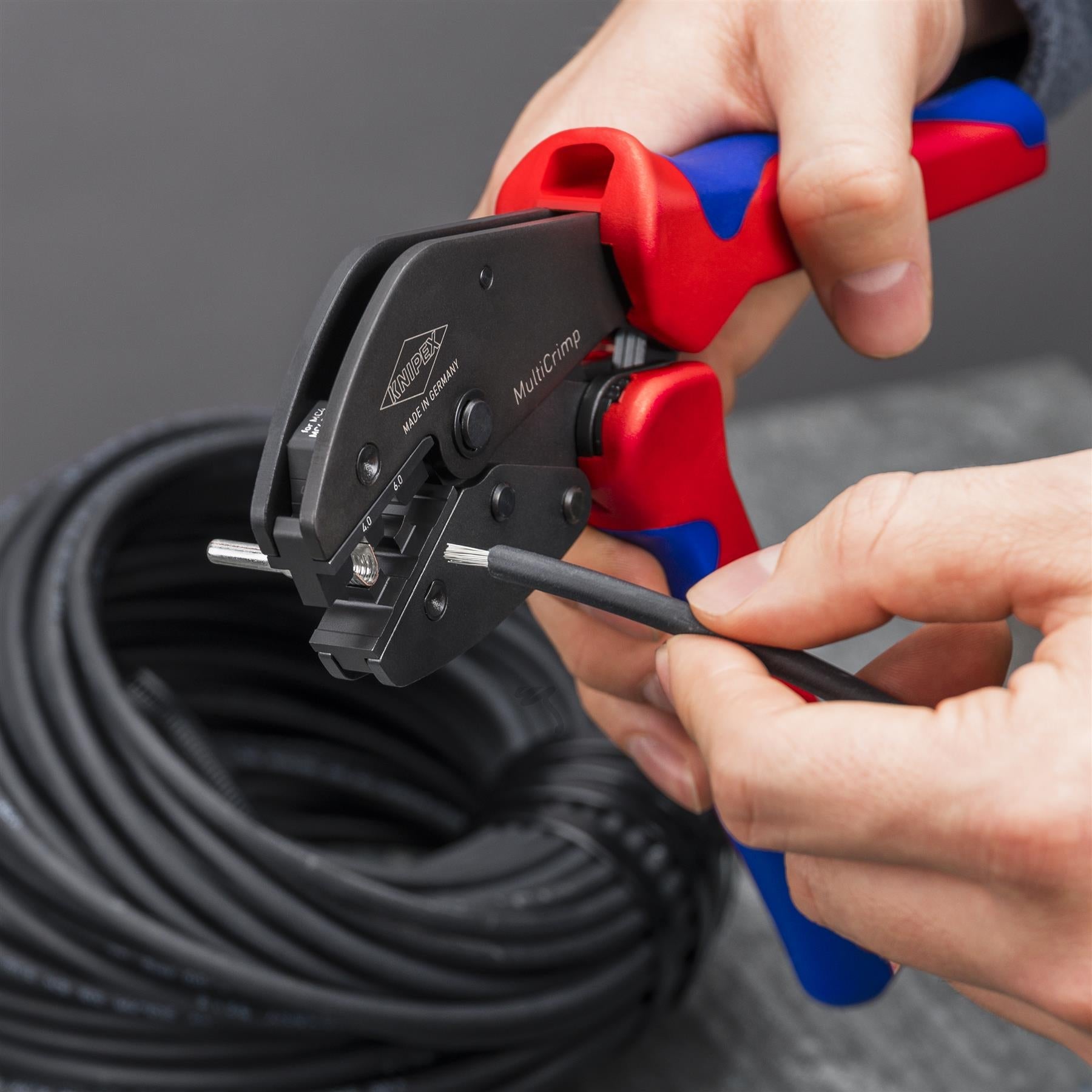 KNIPEX MultiCrimp PV for MC4 / MC4 EVO2 Wire Ferrules and Non Insulated Terminals 97 33 03  White Rose Tools