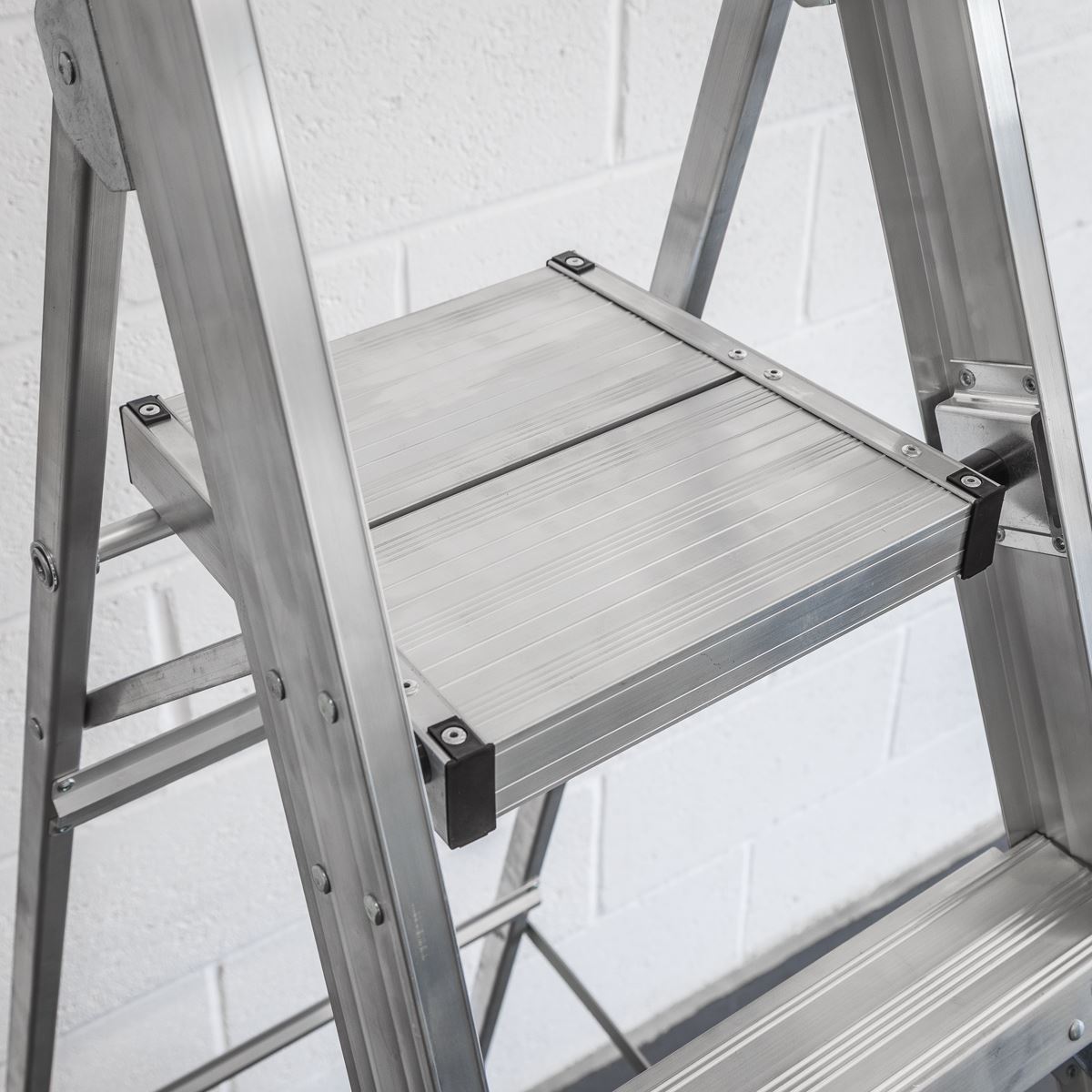 Sealey Aluminium Step Ladder 8-Tread Industrial BS EN 131 