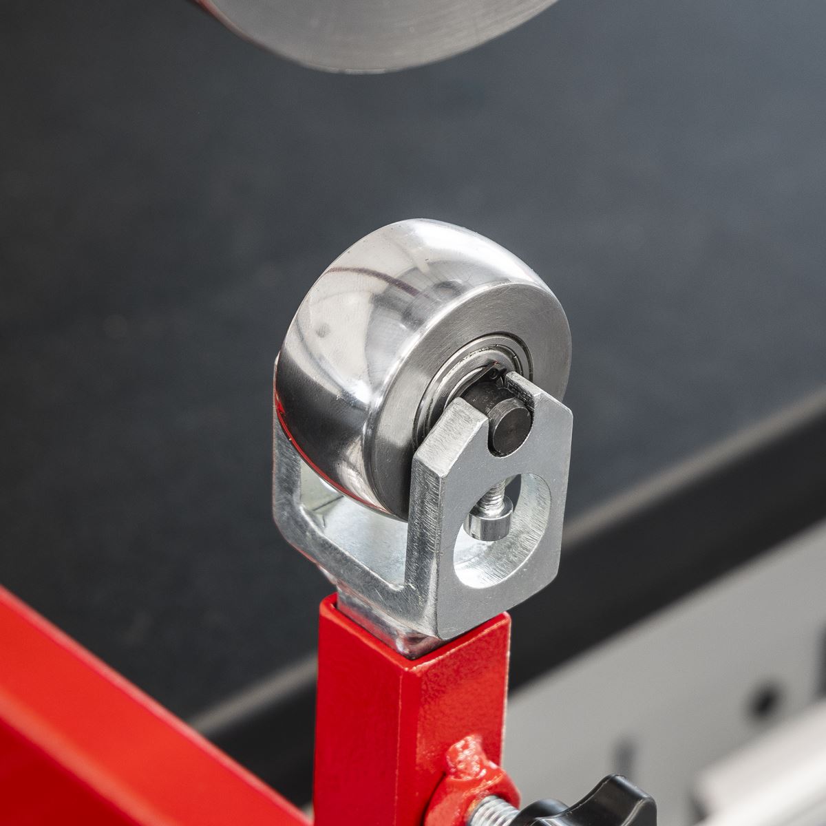 Sealey Small English Wheel for Sheet Metal Shaping/Forming & Car Body Repair  White Rose Tools