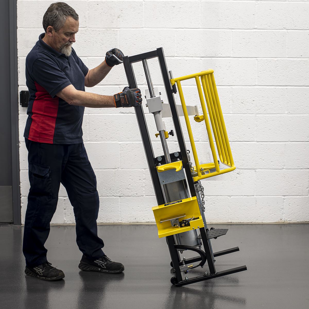 Sealey Air Operated Coil Spring Compressor 1000kg