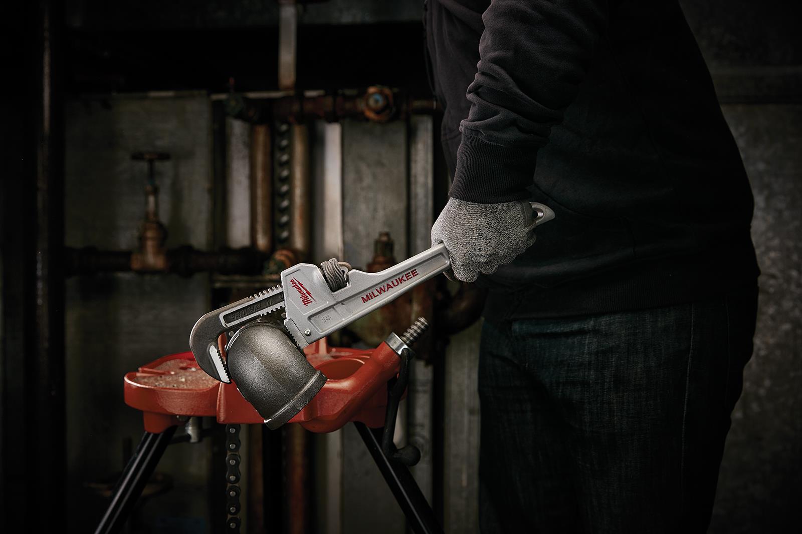 Milwaukee Aluminium Pipe Wrench 350mm 14in Jaw Capacity 51mm