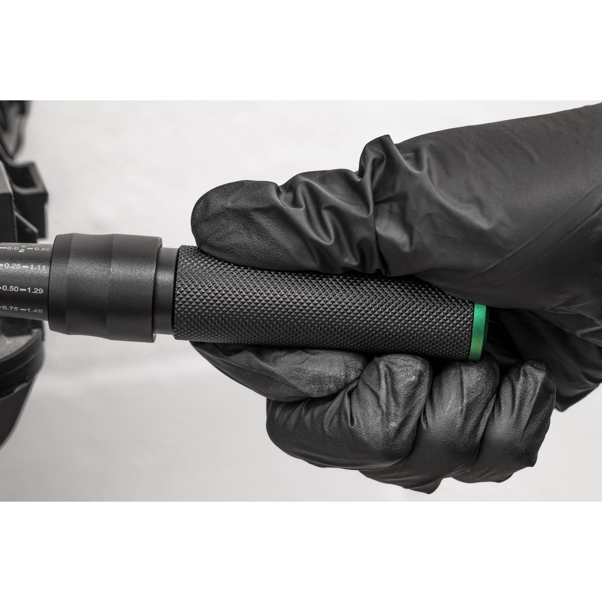 Sealey Premier Black Torque Wrench Micrometer Style 1/4"Sq Drive Calibrated 5-25Nm - Premier Black  White Rose Tools