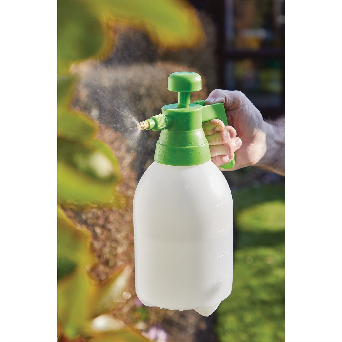 Draper Handheld Pump Action Pressure Sprayer 2.5L 82467  White Rose Tools