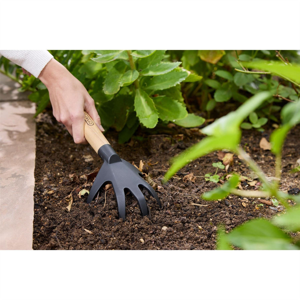 Draper 6-Tine Hand Cultivator 30957  White Rose Tools