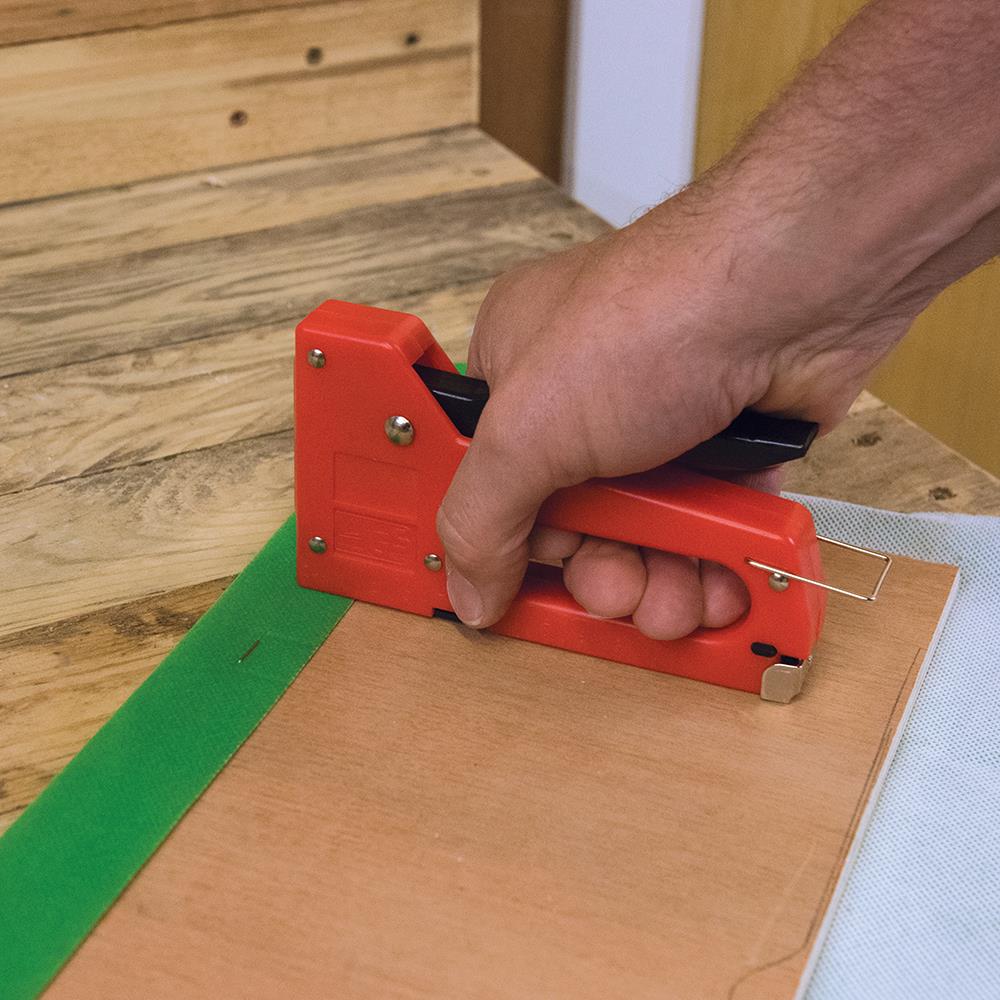 Task Staple Gun and 100 Staples 