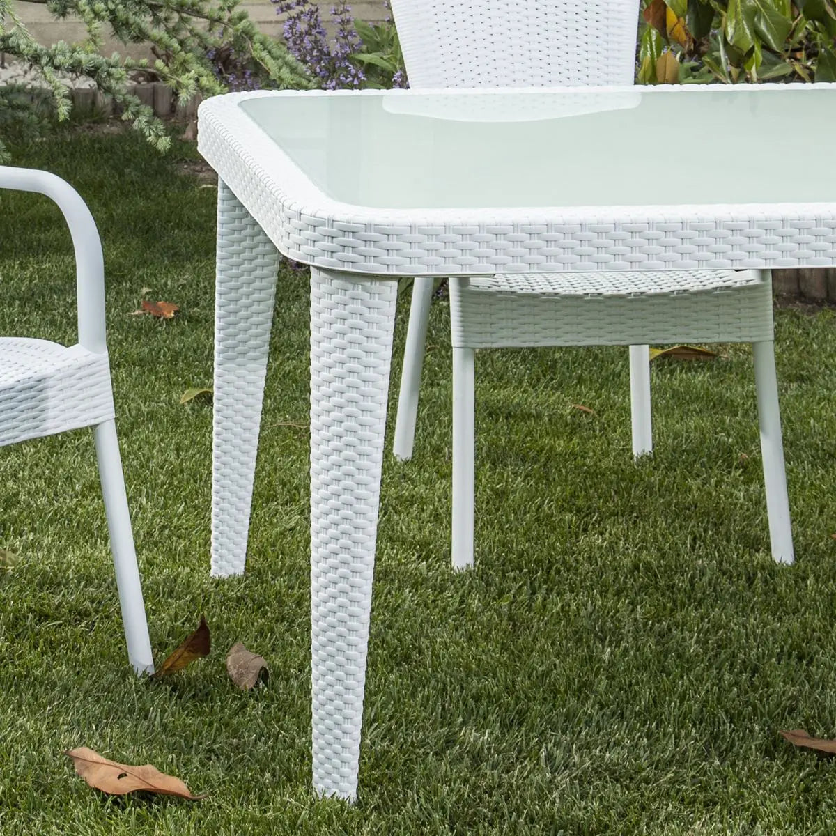 Dellonda Outdoor Dining Table Weather Resistant Body Glass Table 90x150cm  White Rose Tools