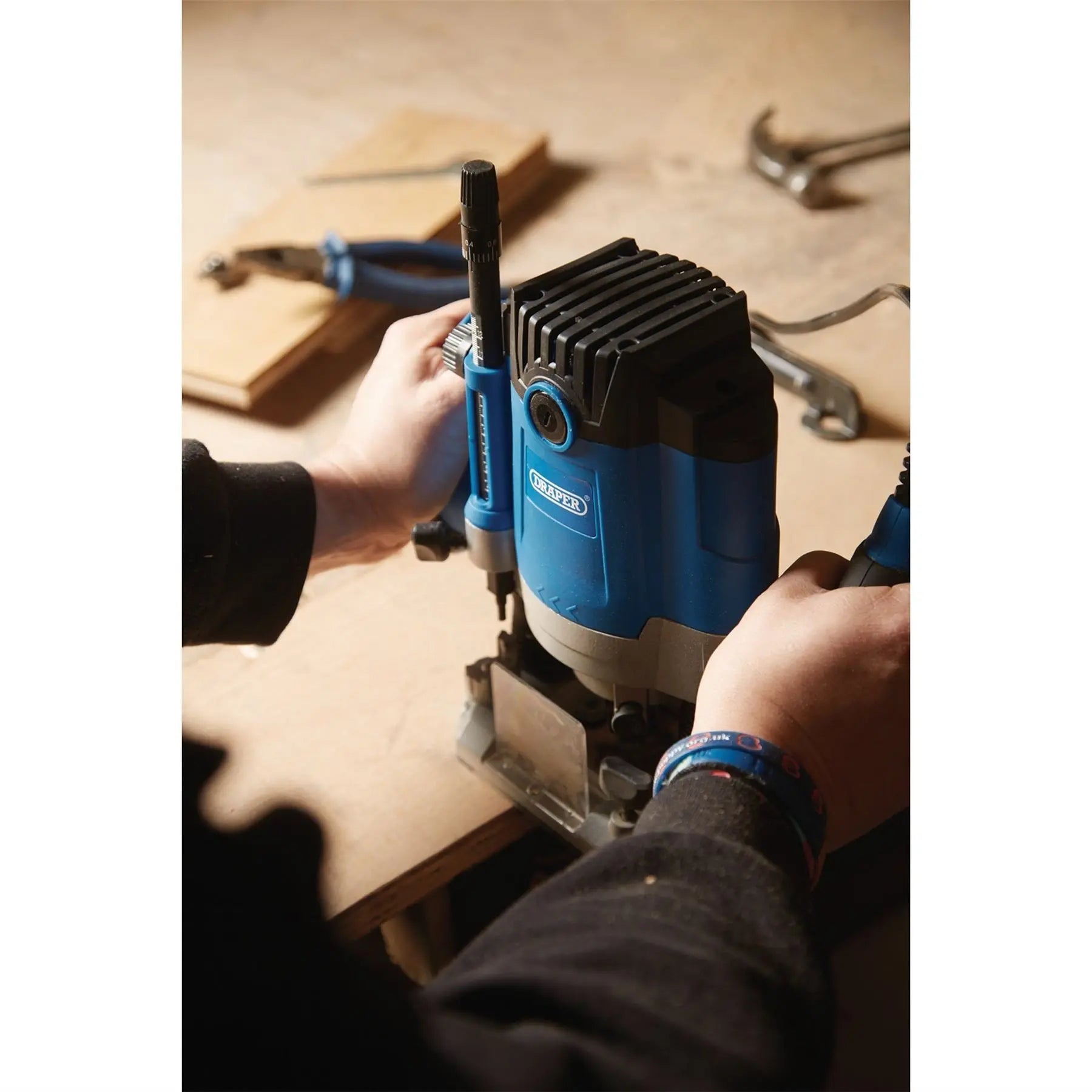 Draper 230V Variable Speed Router 1/2" 1800W 02520  White Rose Tools