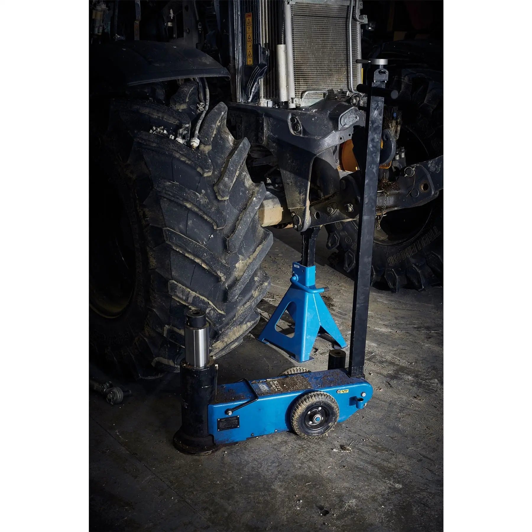 Draper Expert Pneumatic High Lift Jack 30 Tonne 02078  White Rose Tools