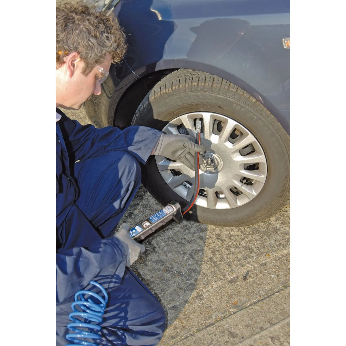 Draper Expert Professional Air Line Inflator with Lock-On Connector 16230  White Rose Tools