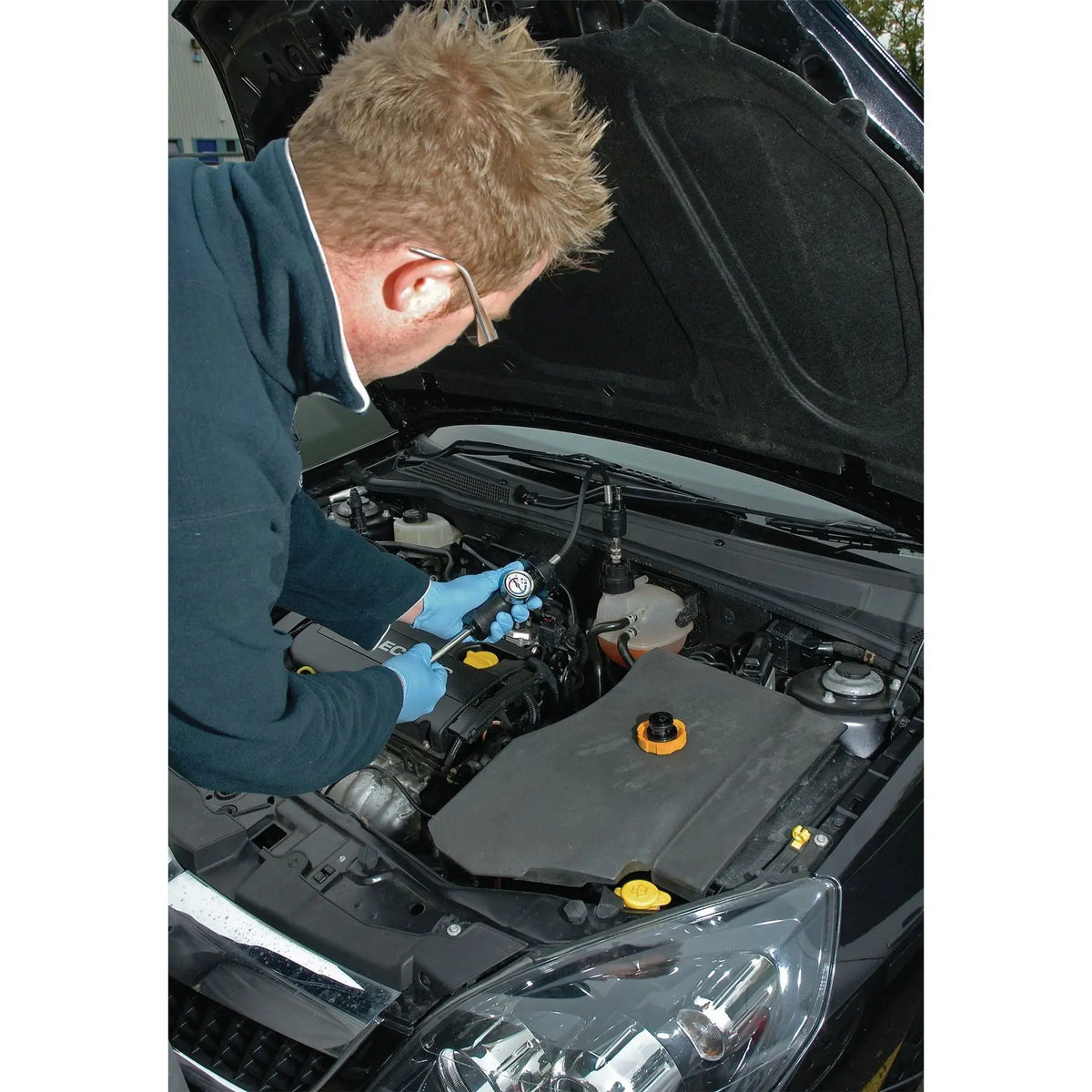 Draper Expert Radiator and Cap Pressure Test Kit (32 Piece) 23420  White Rose Tools
