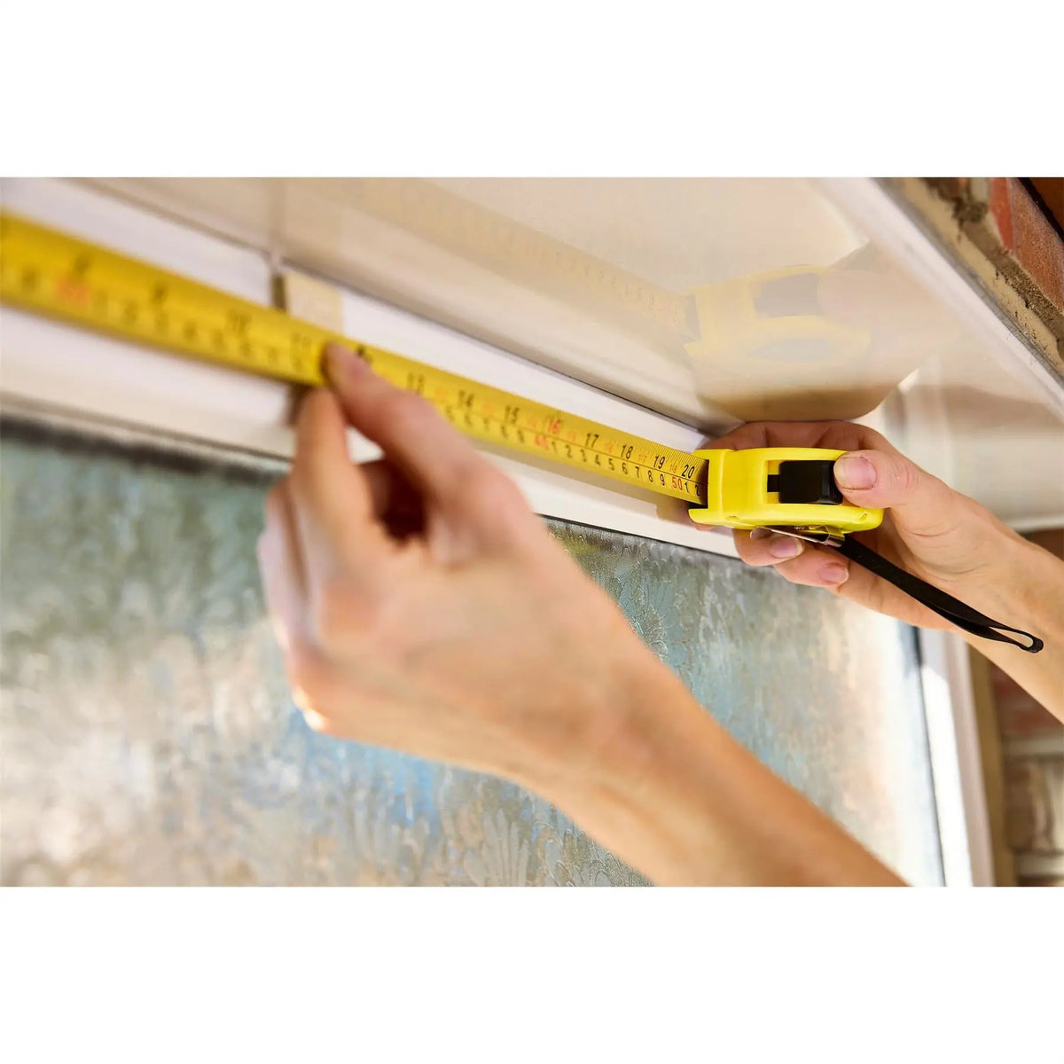 Draper Measuring Tapes 5m/16ft x 19mm 3 Colours (Dispenser of 12) 82437  White Rose Tools