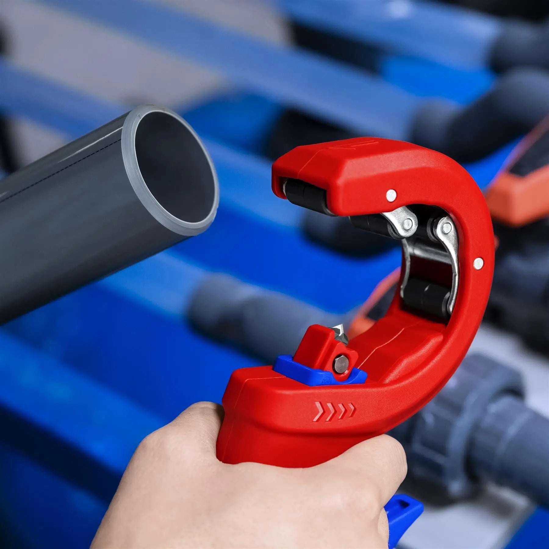 KNIPEX DPT50 Pipe Cutter for Thick Walled Plastic Pipes 50mm Diameter 90 23 02 BK  White Rose Tools