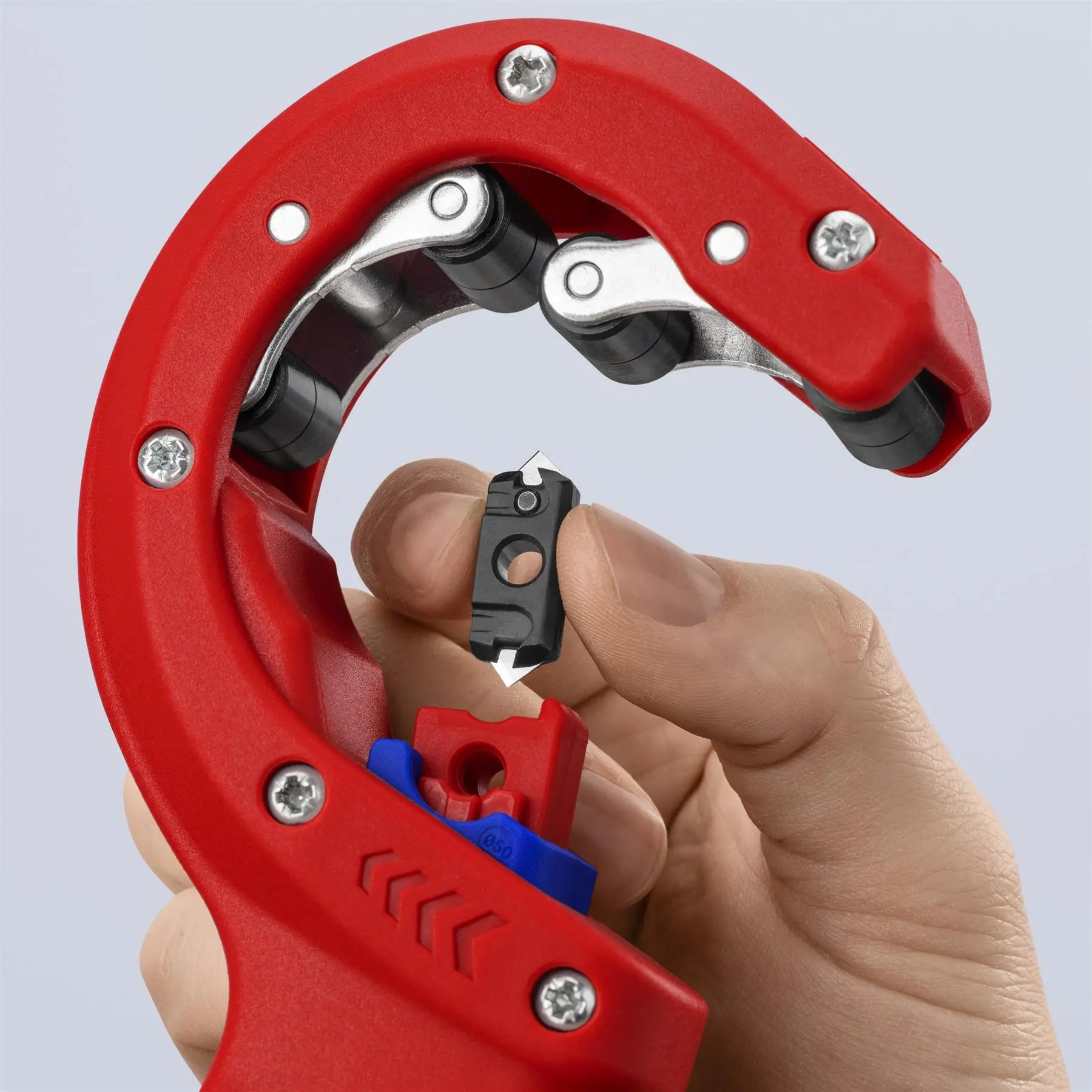 KNIPEX DPT50 Pipe Cutter for Thick Walled Plastic Pipes 50mm Diameter 90 23 02 BK  White Rose Tools