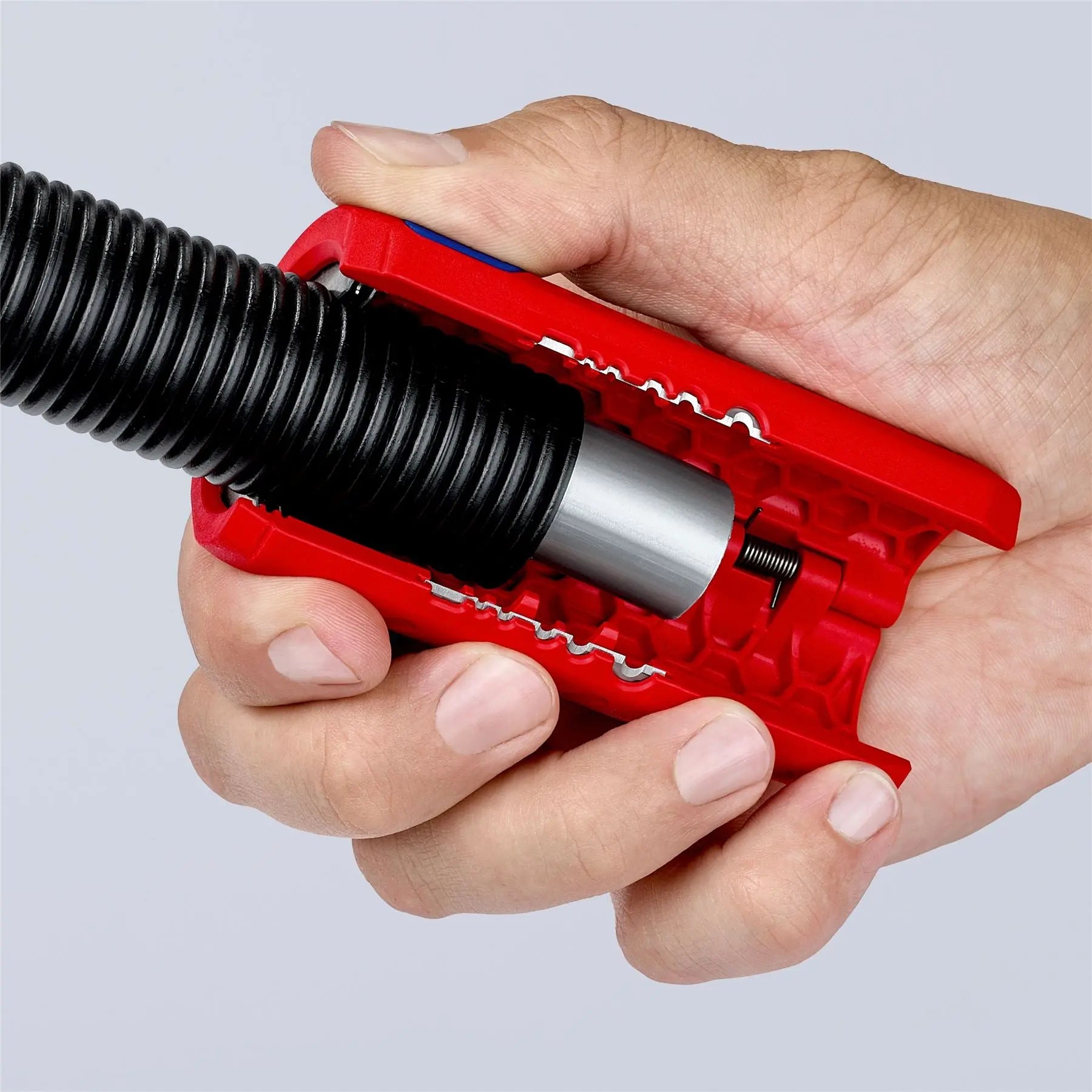 KNIPEX TwistCut Corrugated Pipe Cutter and Wire Stipper 13-32mm Diameter Capacity 100mm 90 22 02 SB  White Rose Tools