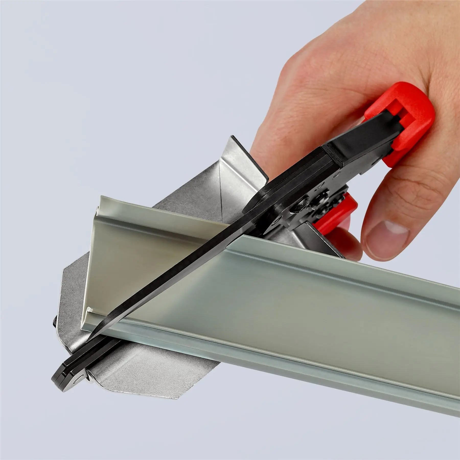 Knipex Vinyl Cutting Shears for Cable Duct Multi Component Grips 110mm Blade Length 95 02 21 