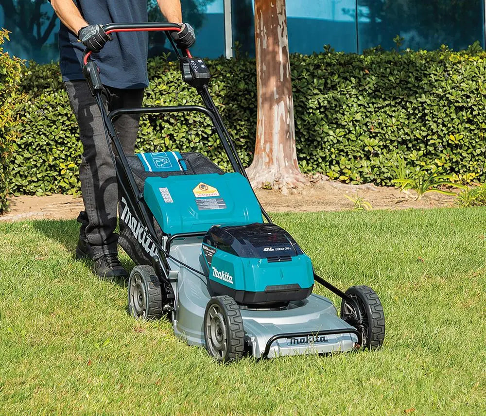 Makita 53cm Lawn Mower Kit Twin 18V LXT Li-ion Cordless Garden Grass Outdoor 4 x 5Ah Battery and Dual Rapid Charger DLM533PT4  White Rose Tools