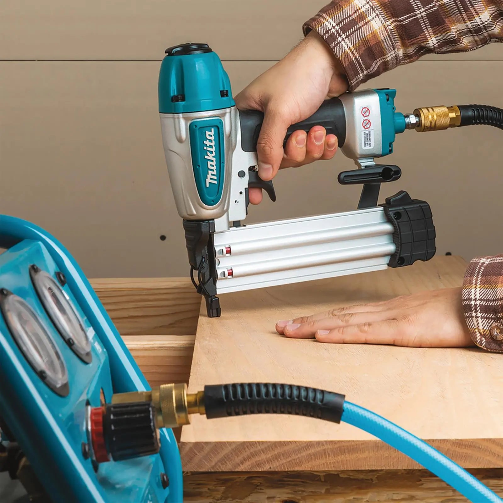 Makita Air Brad Nailer 15-50mm 18 Gauge Nails AF506  White Rose Tools