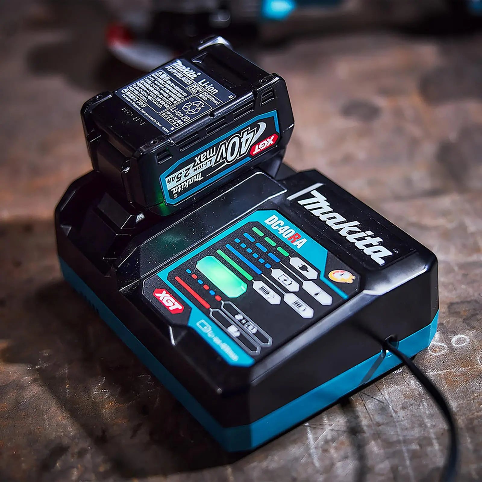 Makita Battery Charger Rapid 40V Max XGT Li-ion DC40RA  White Rose Tools