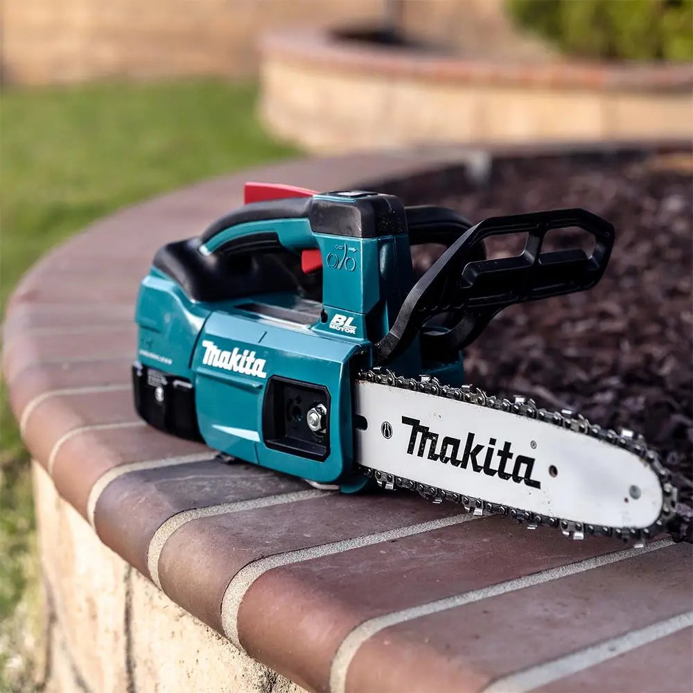 Makita Chainsaw Kit 25cm 10" 18V LXT Brushless Cordless 5Ah Battery and Charger Top Handle Garden Tree Cutting Pruning DUC254RT  White Rose Tools