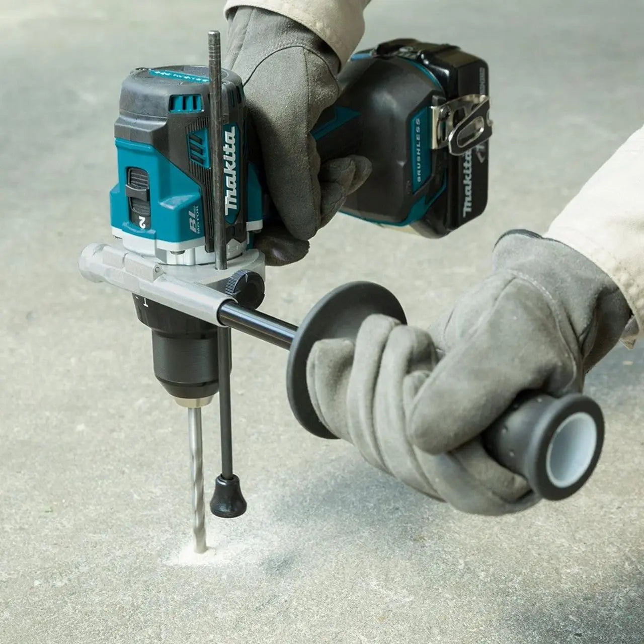 Makita Combi Drill Kit 18V LXT Brushless Li-ion 2 x 5Ah Charger Type 2 Case DHP486RTJ  White Rose Tools