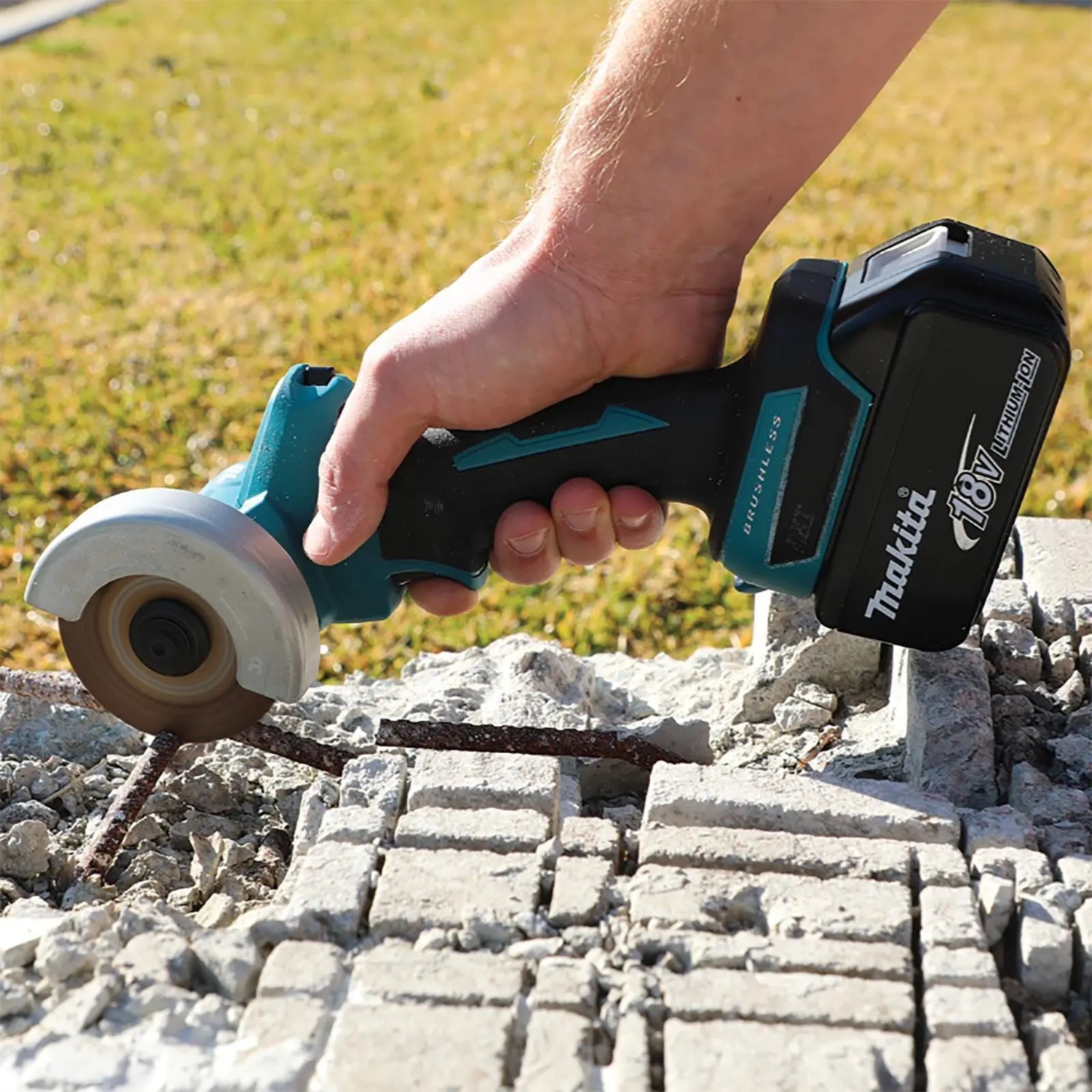 Makita Compact Disc Cutter Grinder 76mm 18V LXT Brushless Cordless DMC300Z Body Only  White Rose Tools