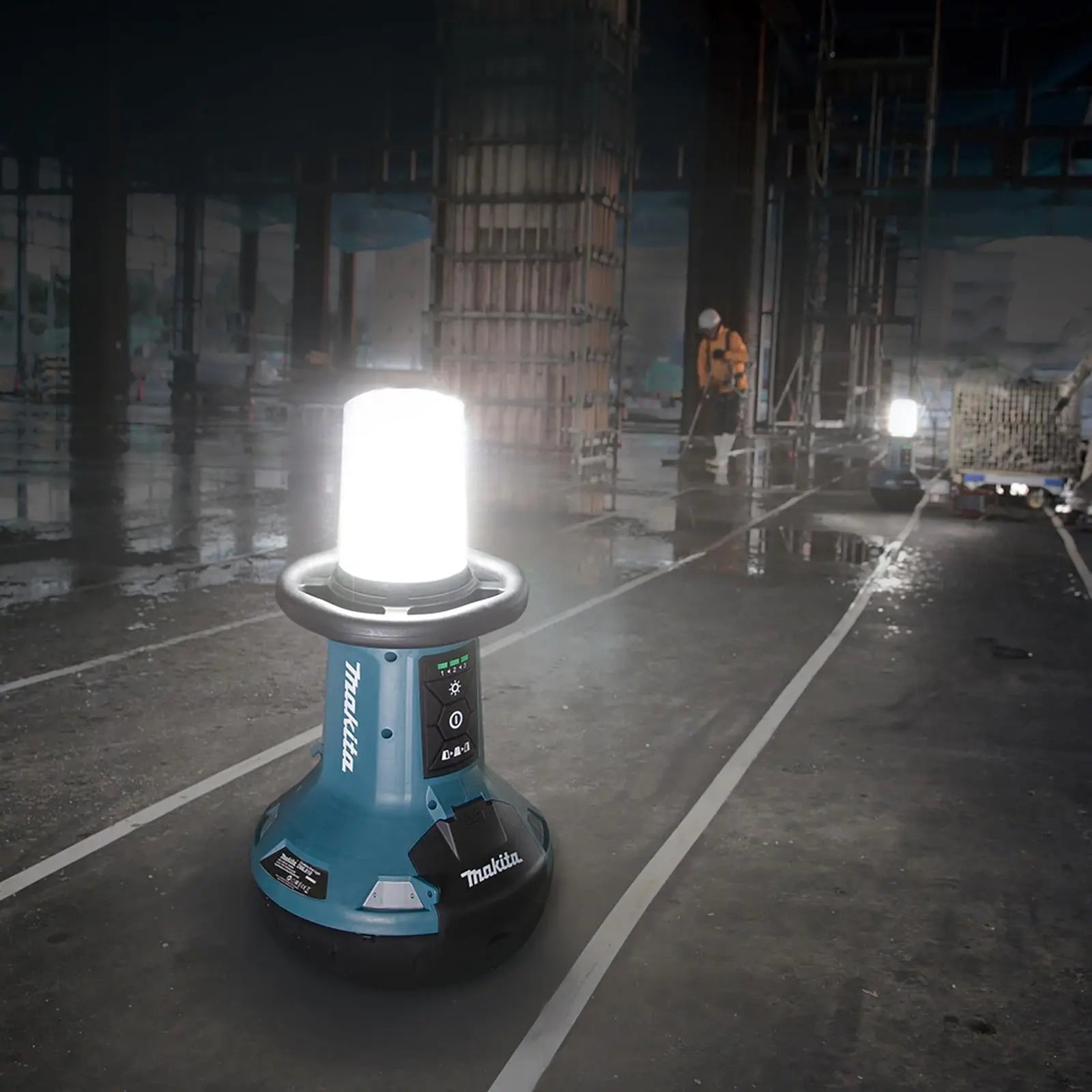 Makita Cordless Area Worklight 360 Degree LXT 14.4V 18V 240V AC Self Balancing Site Light Body Only DML810/2  White Rose Tools