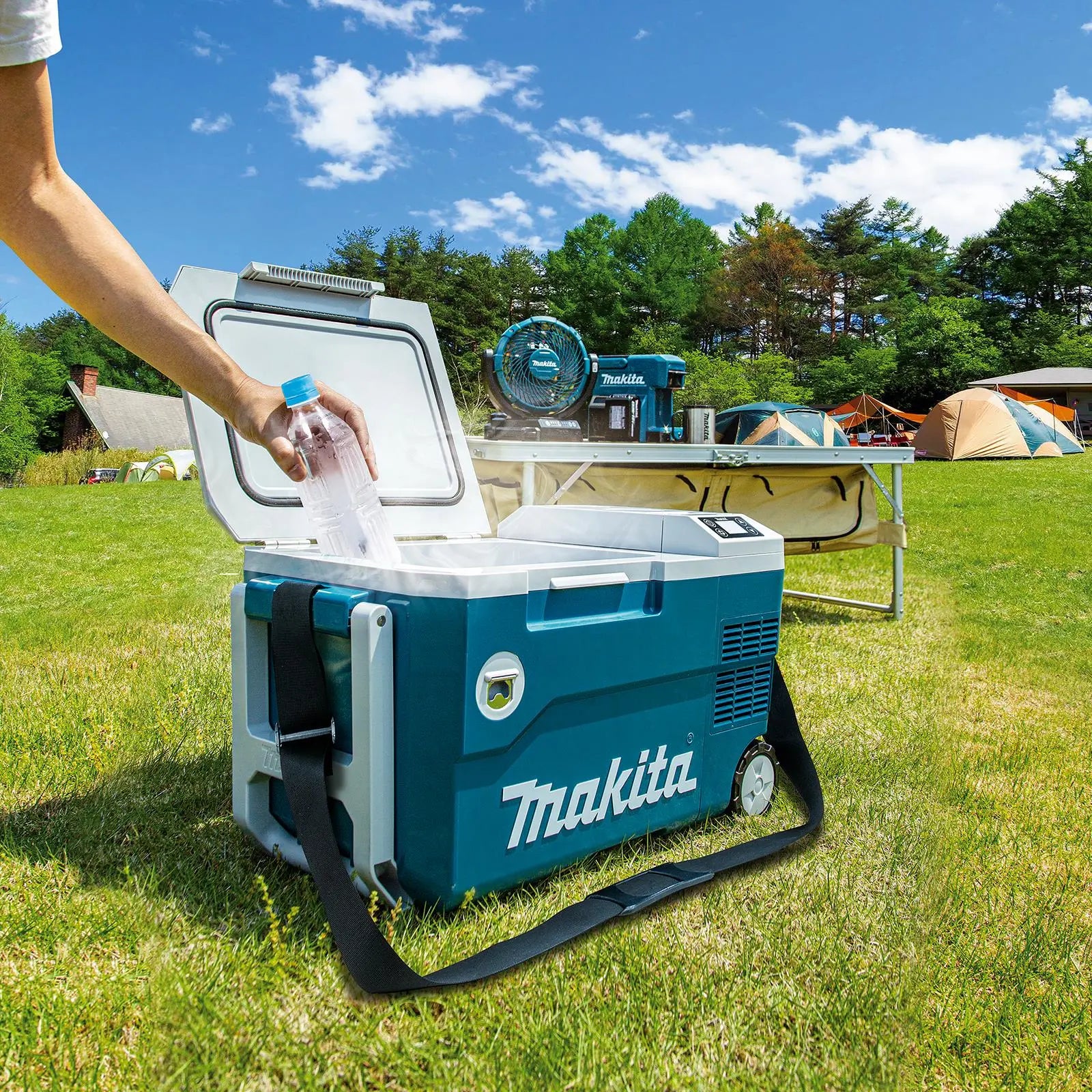 Makita Cordless Cooler Warmer Box 20 Litres 18V LXT Li-ion Body Only DCW180Z  White Rose Tools