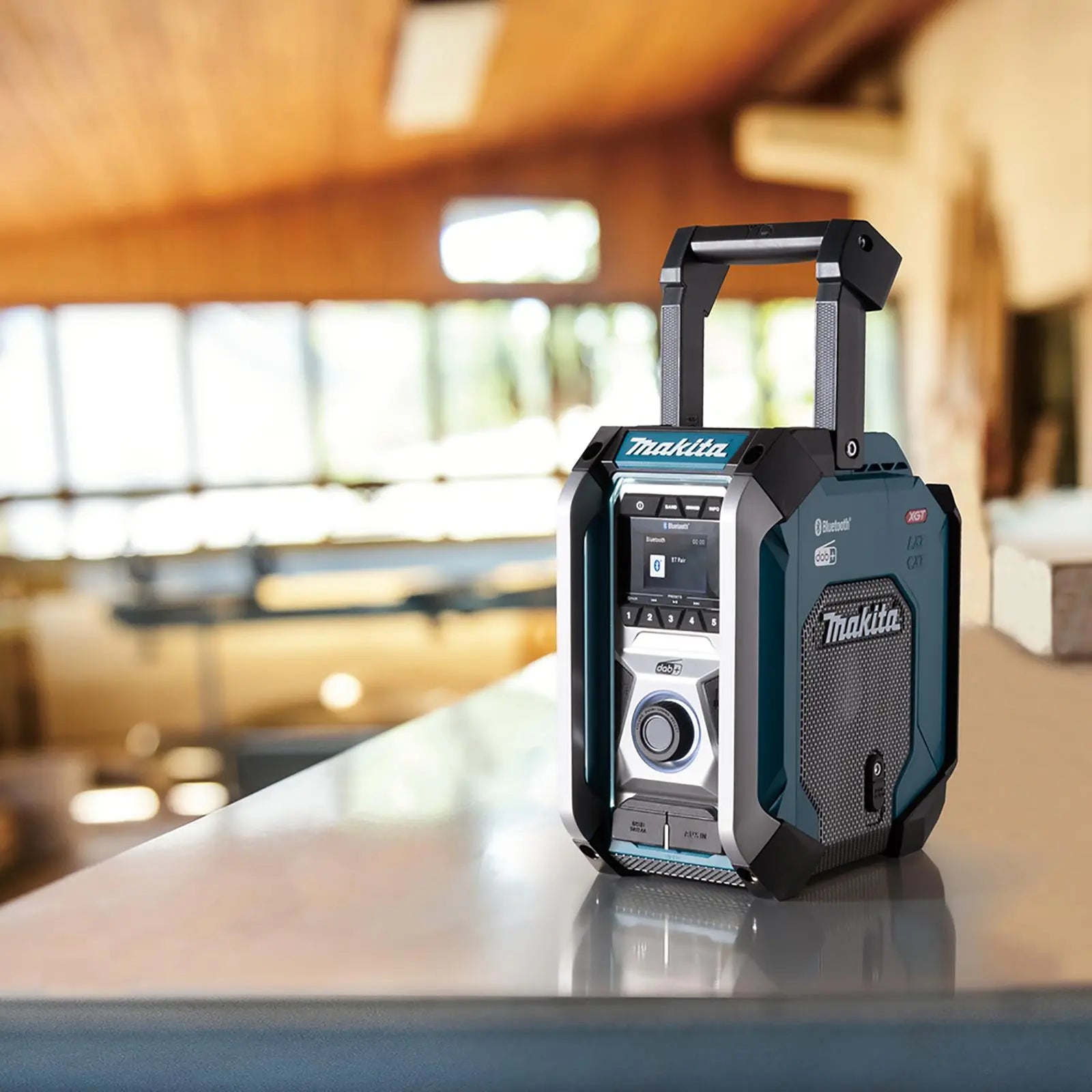 Makita DAB Radio Job Site Work Cordless 12-40V CXT LXT XGT Bluetooth USB AUX MR007GZ Body Only  White Rose Tools