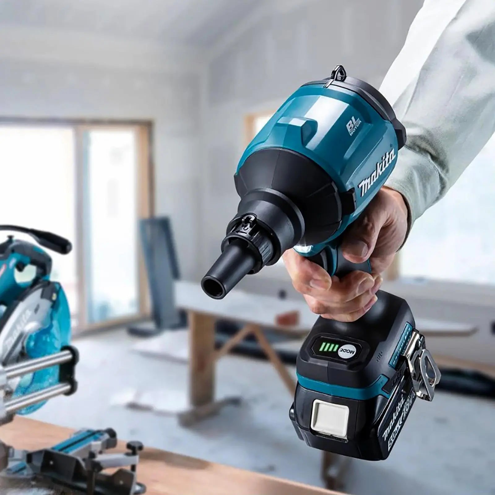 Makita Dust Blower 18V LXT Brushless Cordless DAS180Z Body Only  White Rose Tools
