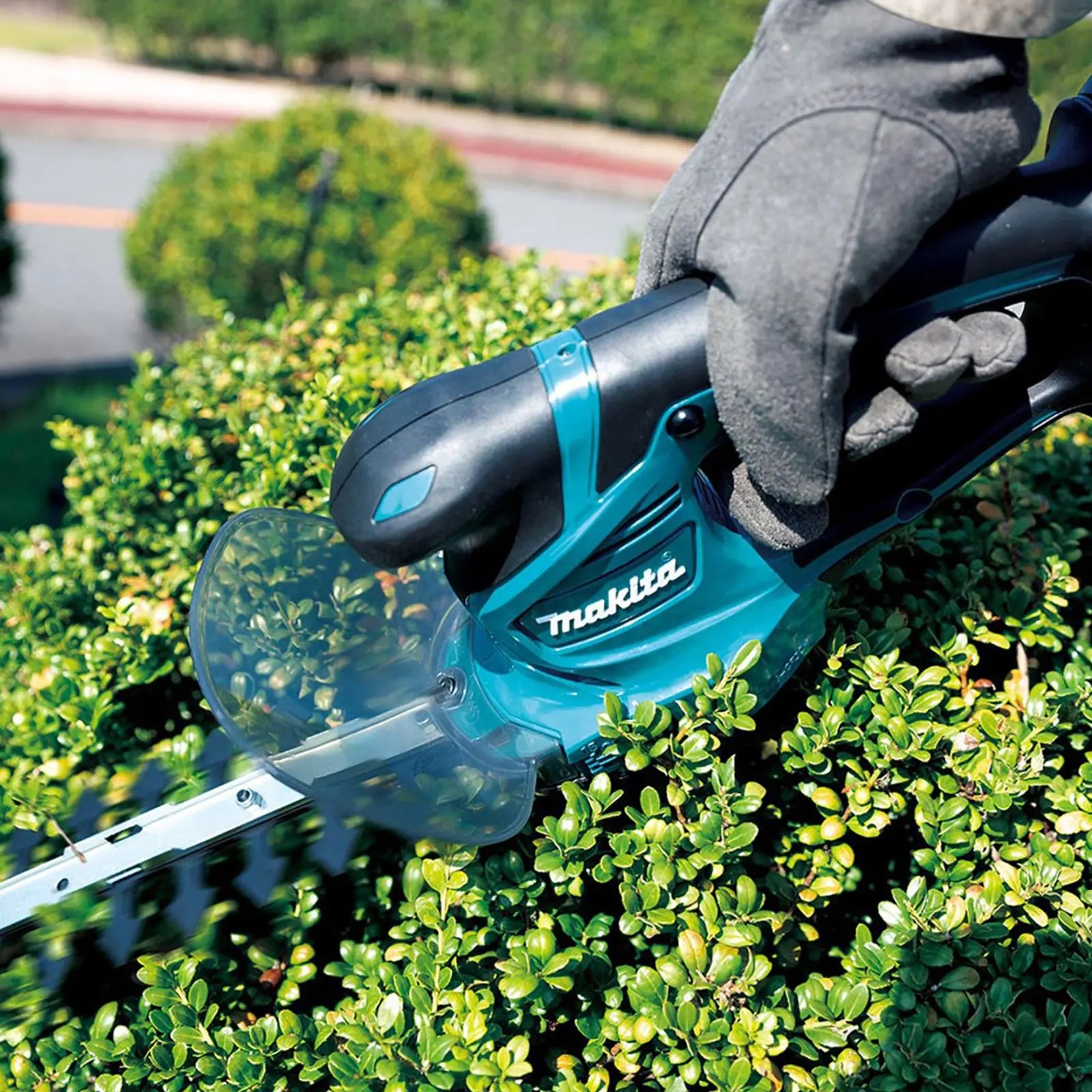 Makita Grass Shears 110mm Hedgetrimmer Blade 18V LXT Cordless Li-ion Body Only DUM111ZX  White Rose Tools