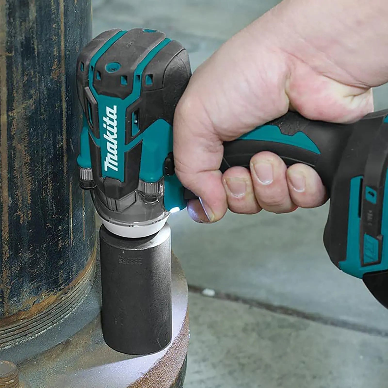 Makita Impact Wrench 1/2" Drive 18V LXT Brushless Li-ion 2 x 5Ah Charger Type 2 Case DTW285RTJ  White Rose Tools