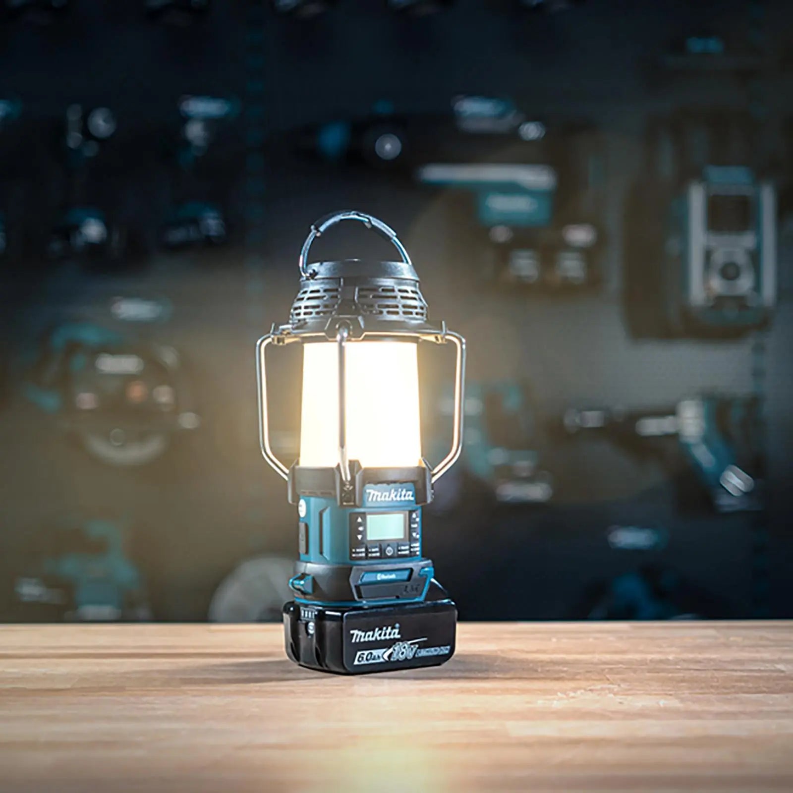 Makita Lantern Radio Job Site Light Lamp DAB+ Bluetooth Cordless LXT DMR056 Body Only  White Rose Tools