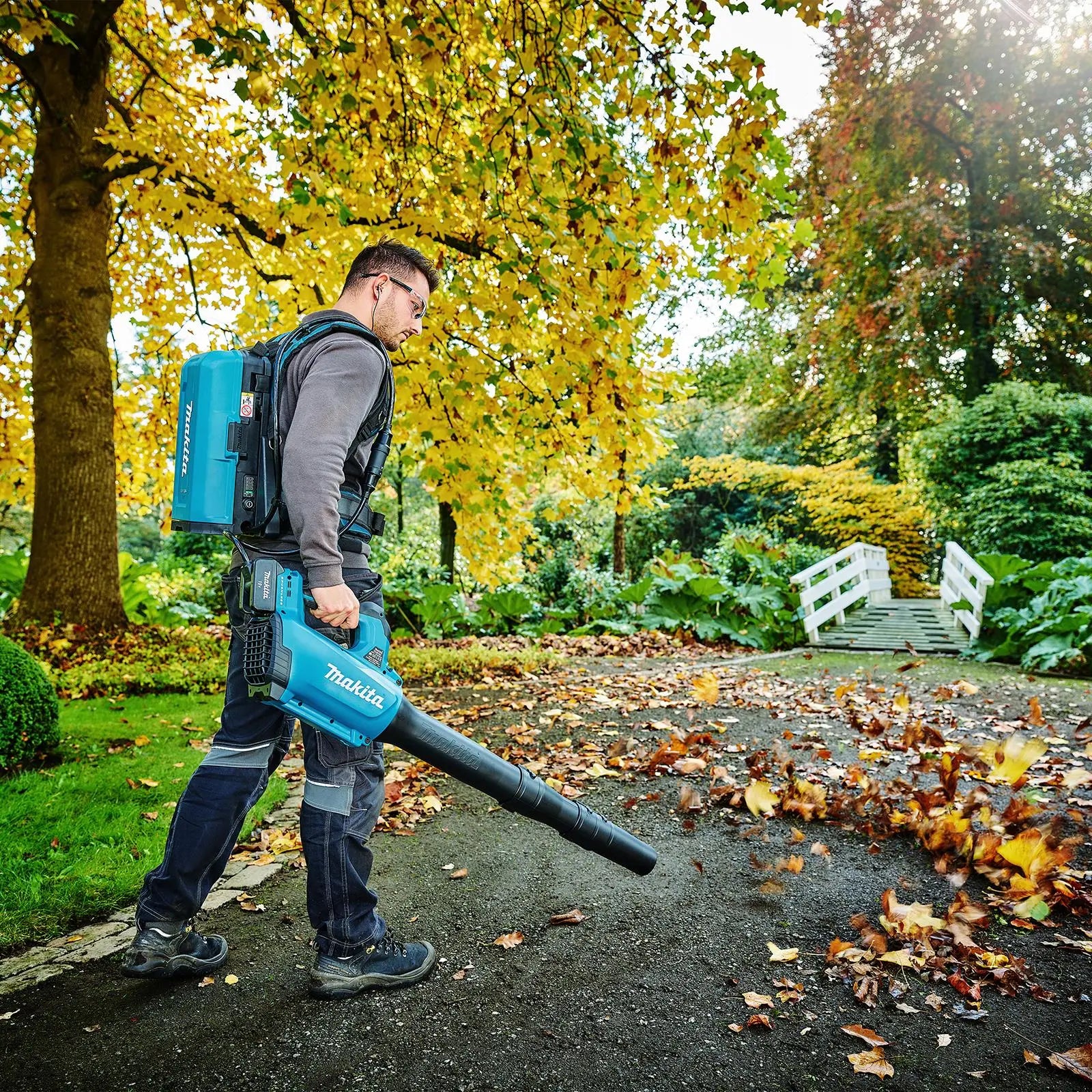 Makita Leaf Blower 18V LXT Brushless Cordless 10.9N Garden Grass Clippings Construction Bare Unit Body Only DUB184Z  White Rose Tools