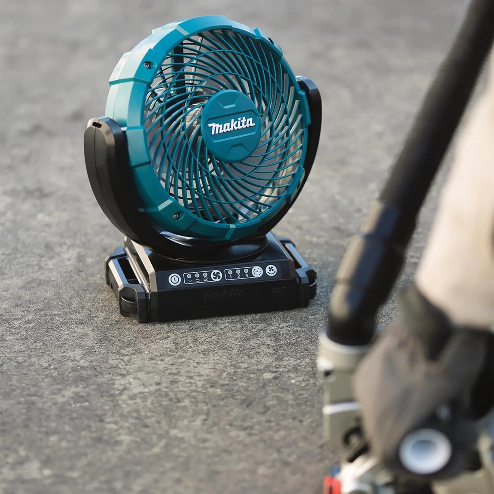 Makita Portable Fan CXT 12V Max Compact Cordless Corded Cool Air  White Rose Tools