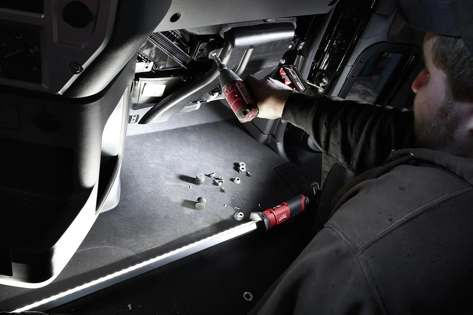 Milwaukee M12 12V Underhood LED Light 1350 Lumens TRUEVIEW Bonnet Inspection Bare Unit M12UHL-0  White Rose Tools