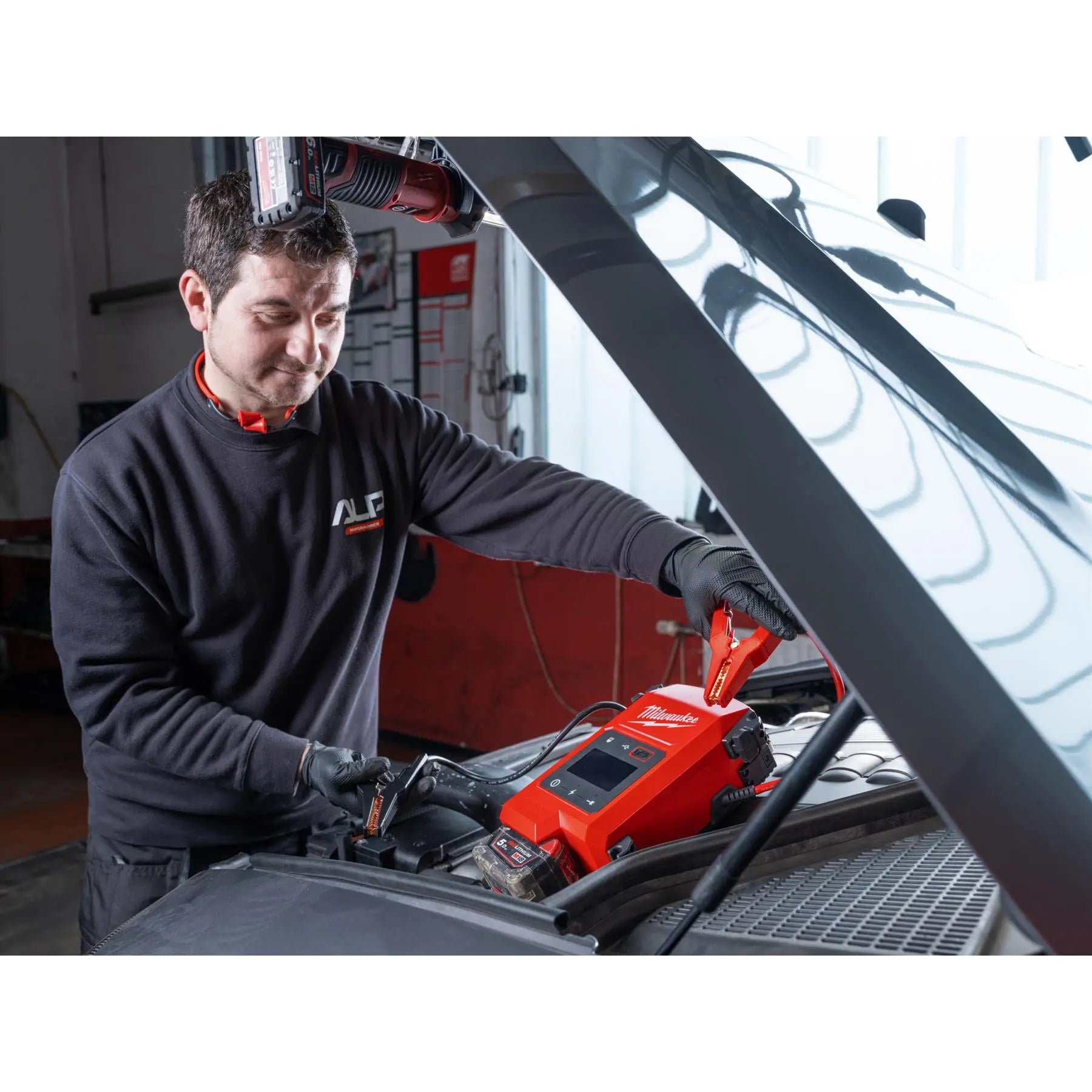 Milwaukee M18 18V Cordless Jump Starter Bare Unit M18JS2000-0  White Rose Tools