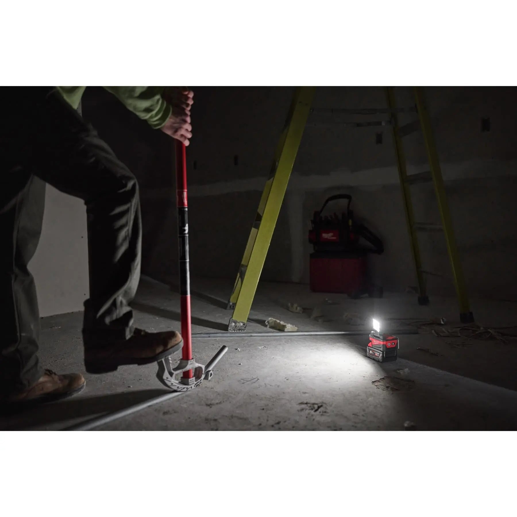 Milwaukee M18 18V Cordless Service Area Light M18ALIS-0  White Rose Tools