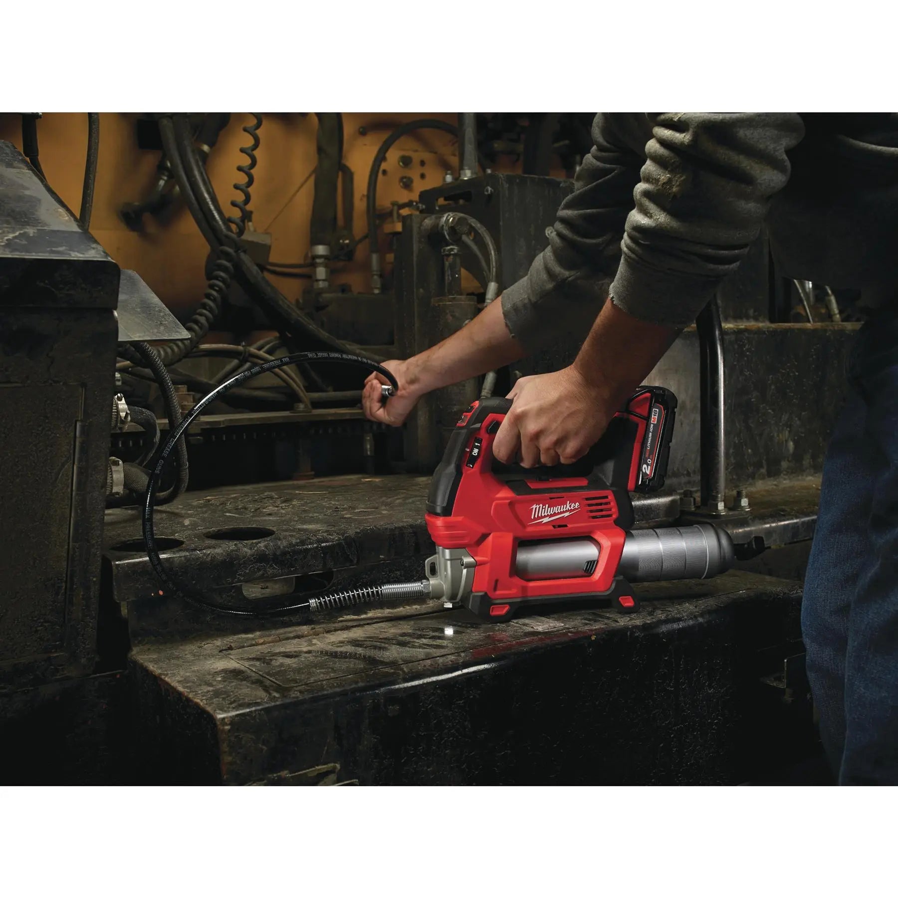Milwaukee M18 18V Grease Gun Cordless Bare Unit M18GG-0  White Rose Tools
