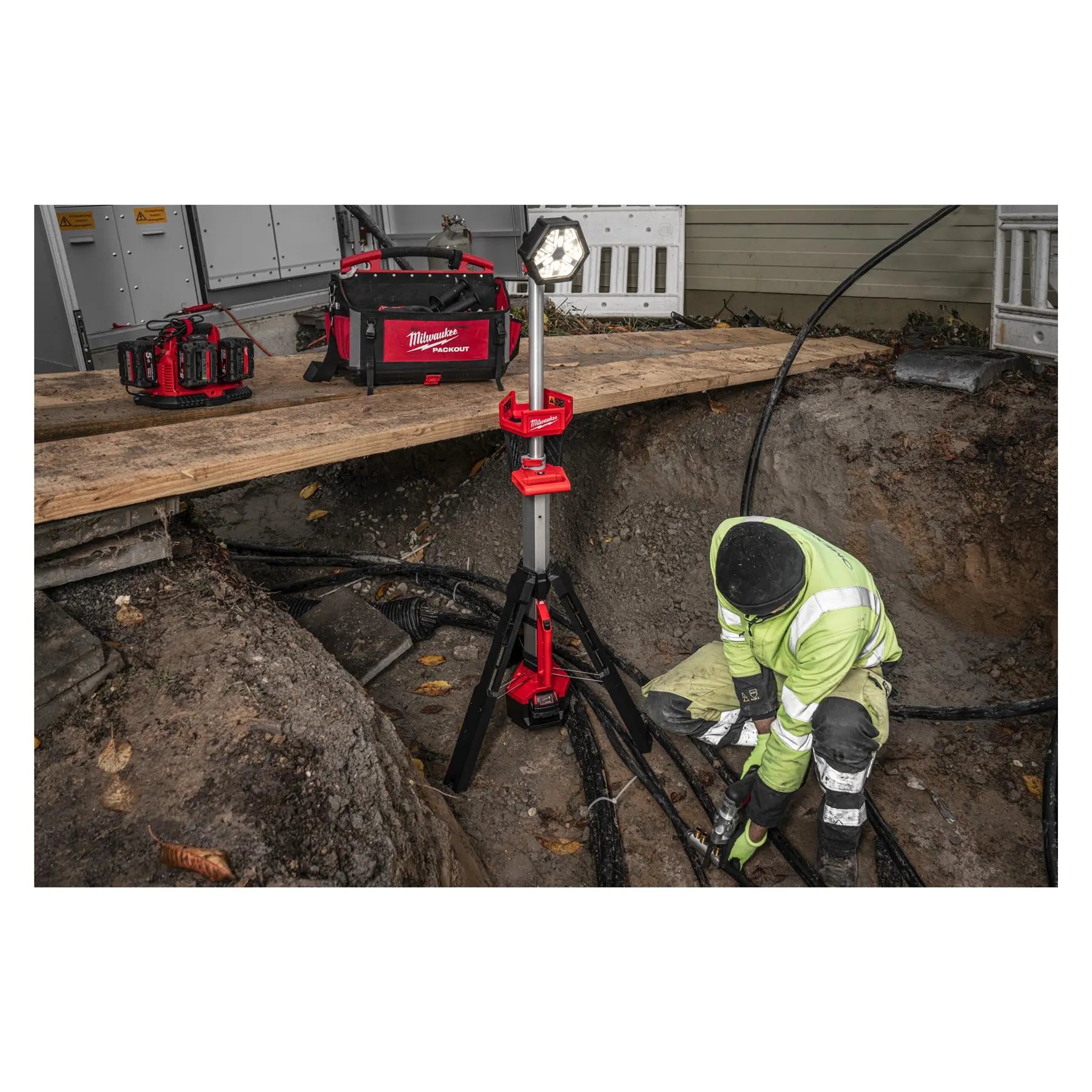 Milwaukee M18 18V LED Stand Light TRUEVIEW High Definition Lighting 2800 Lumens Bare Unit M18SAL2-0  White Rose Tools