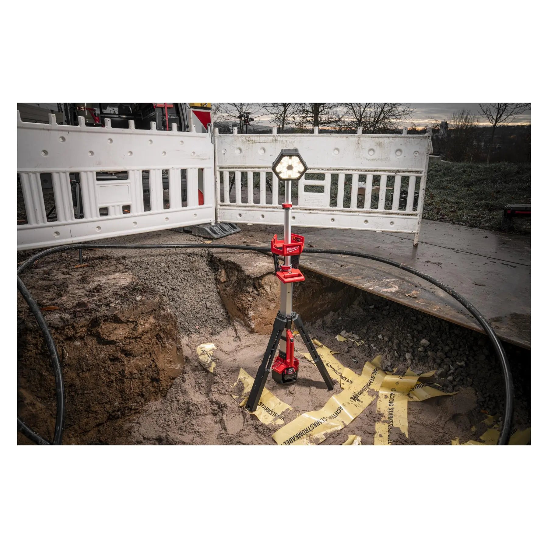 Milwaukee M18 18V LED Stand Light TRUEVIEW High Definition Lighting 2800 Lumens Bare Unit M18SAL2-0  White Rose Tools