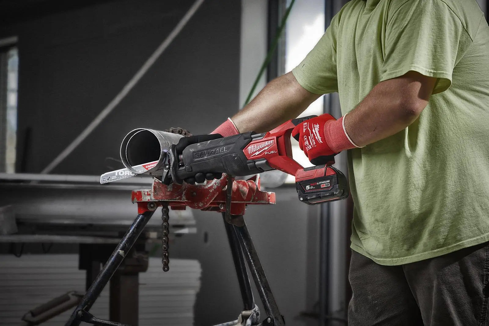 Milwaukee M18 Fuel 18V SAWZALL Cordless Reciprocating Saw 5.0Ah Battery Charger HD Box M18FSZ-501X  White Rose Tools