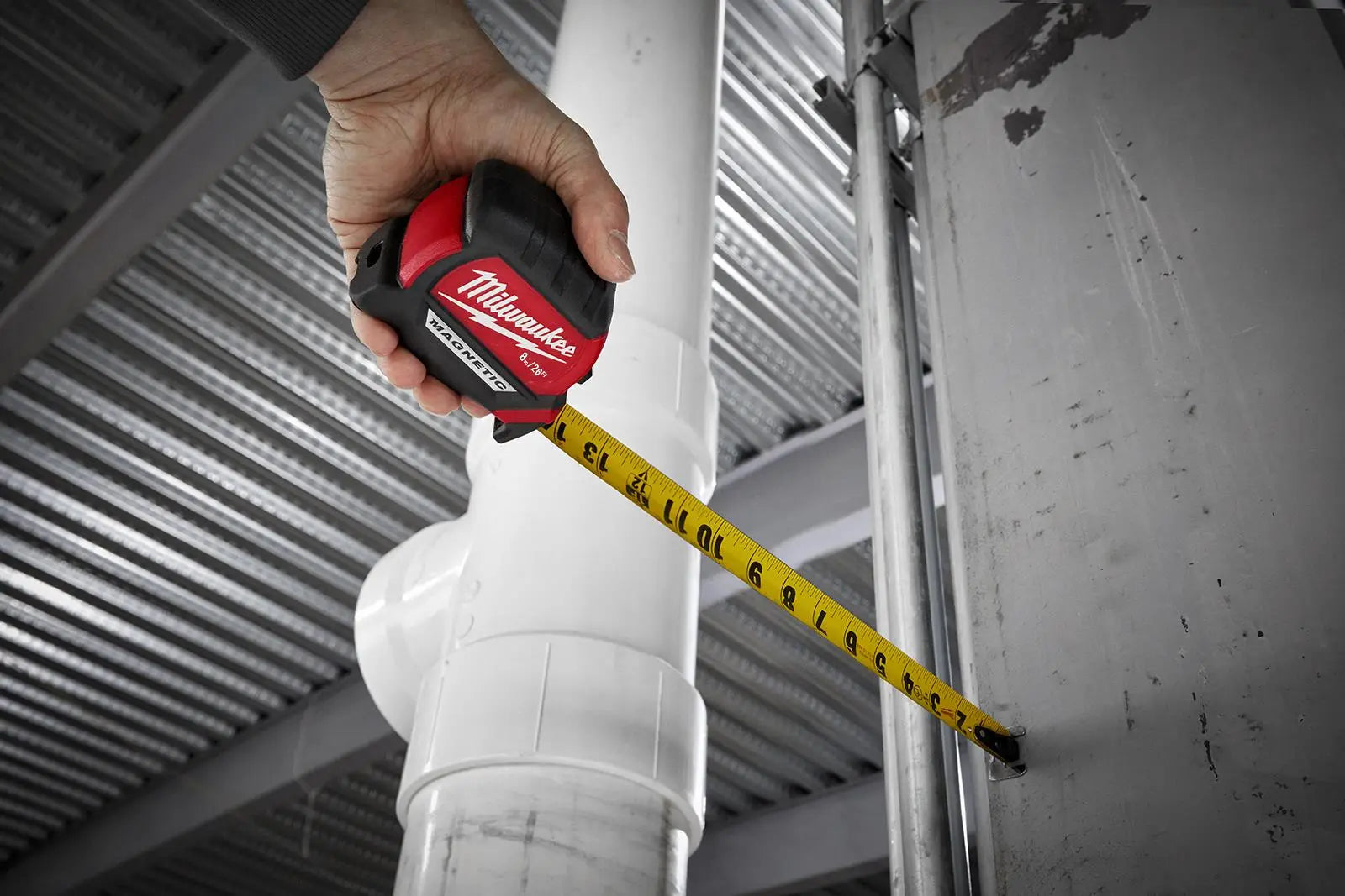 Milwaukee Magnetic Tape Measure Gen III 8m 26ft Metric Imperial 27mm Blade Width 