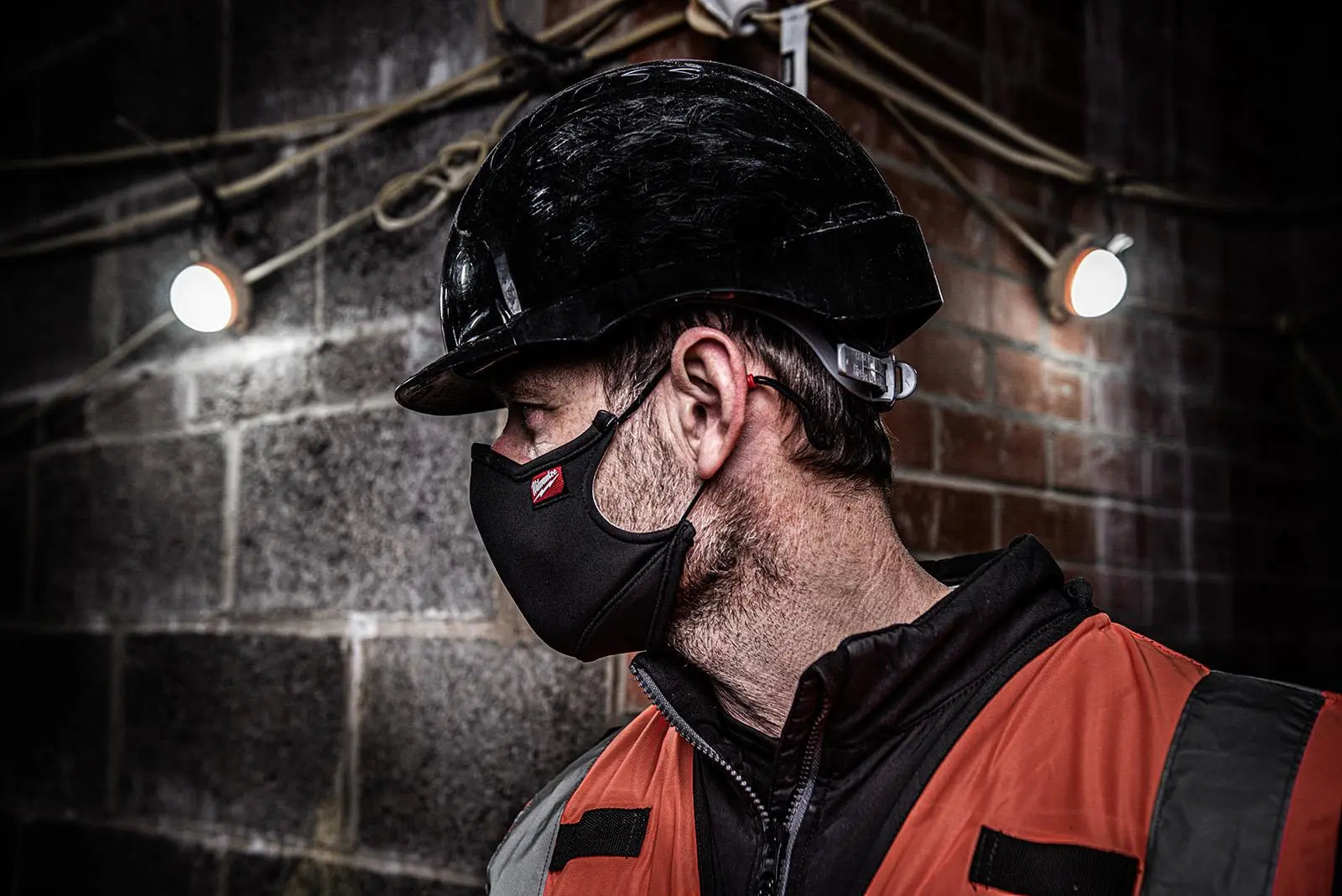 Milwaukee Performance Face Mask Covering L/XL 3 Pack  White Rose Tools