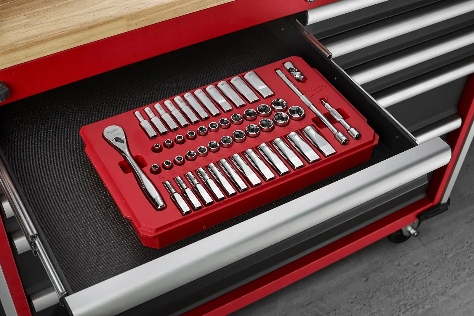 Milwaukee Ratchet and Socket Set 1/4" Drive 50 Piece Metric and Imperial 