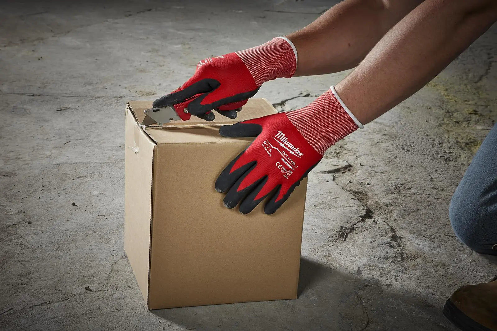 Milwaukee Safety Gloves Cut Level 1/A Dipped Glove Size 9 / L Large 