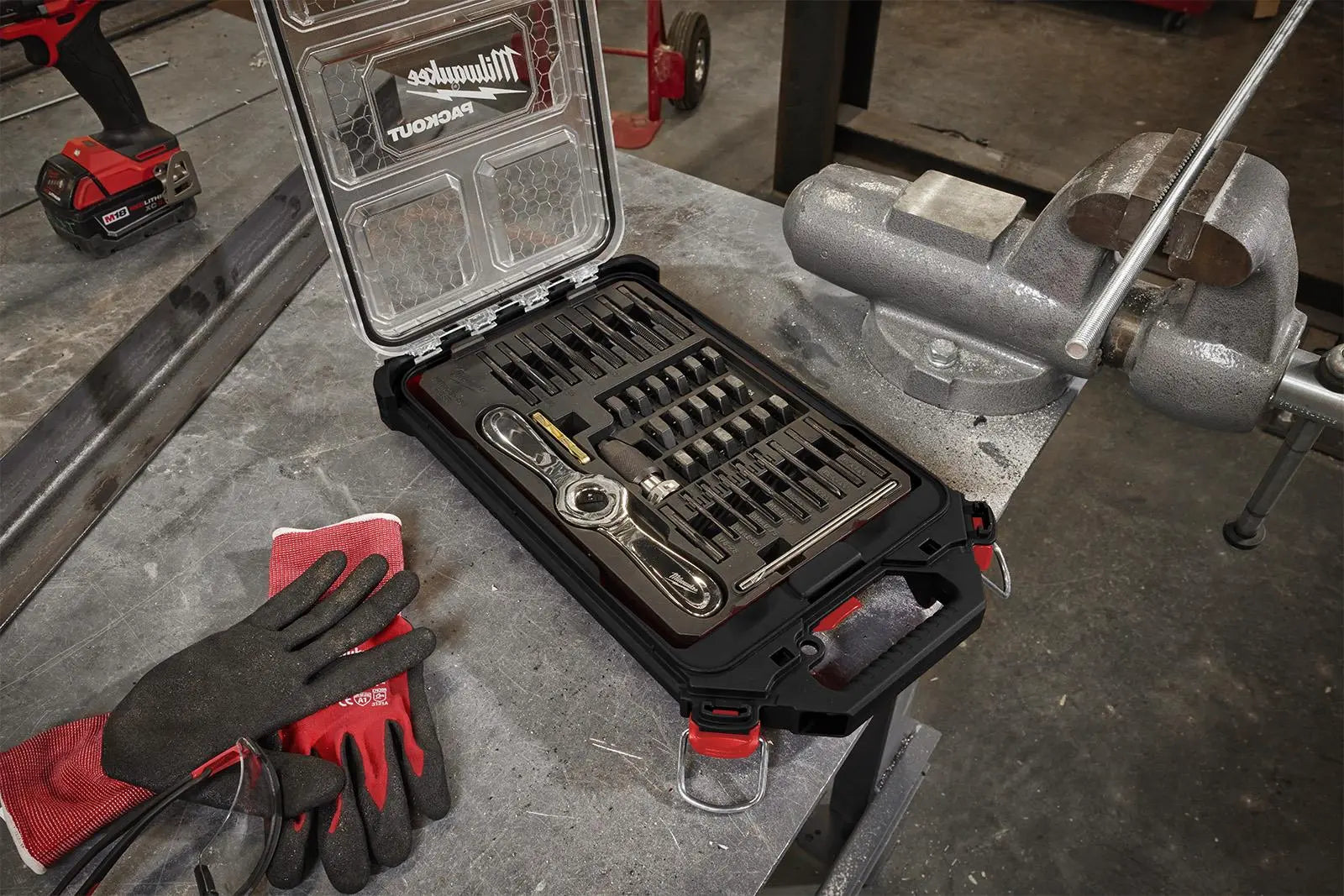 Milwaukee Tap and Die Set in PACKOUT Case M3-M12 Hex-LOK Handle 38 Pieces  White Rose Tools