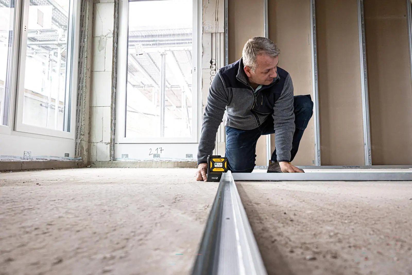 STABILA LAX 320 G Cross Line Plus Plumb Point Laser Level Self Levelling 19987  White Rose Tools