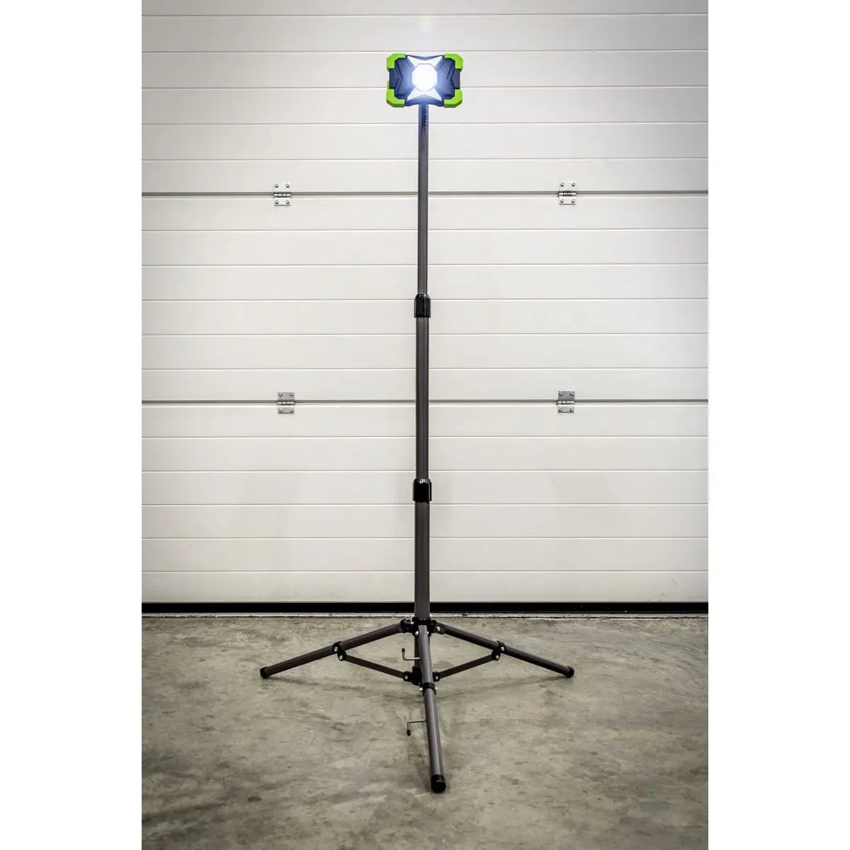 Sealey 15W COB LED Portable Floodlight & Telescopic Tripod  White Rose Tools