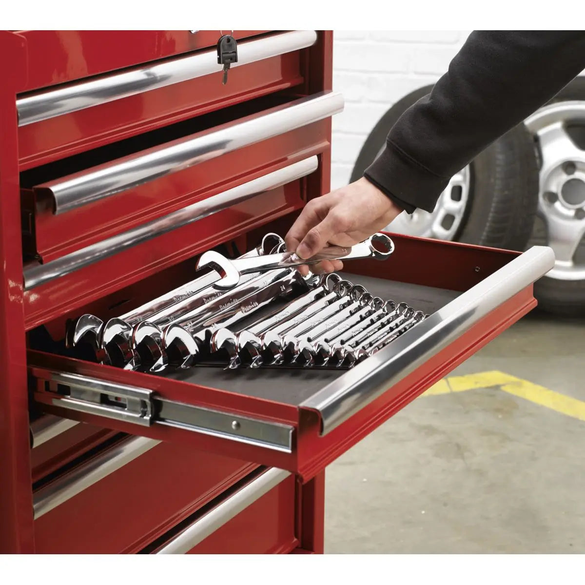 Sealey 2 Piece Sharks Teeth Spanner Rack Capacity 20 Spanners 