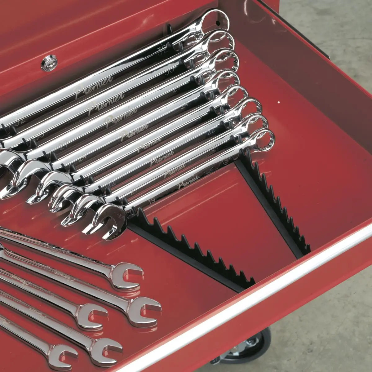 Sealey 2 Piece Sharks Teeth Spanner Rack Capacity 20 Spanners 